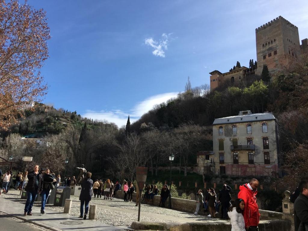 Un Vergel Al Pie De La Alhambra. Enjoy It Now!! Granada Kültér fotó